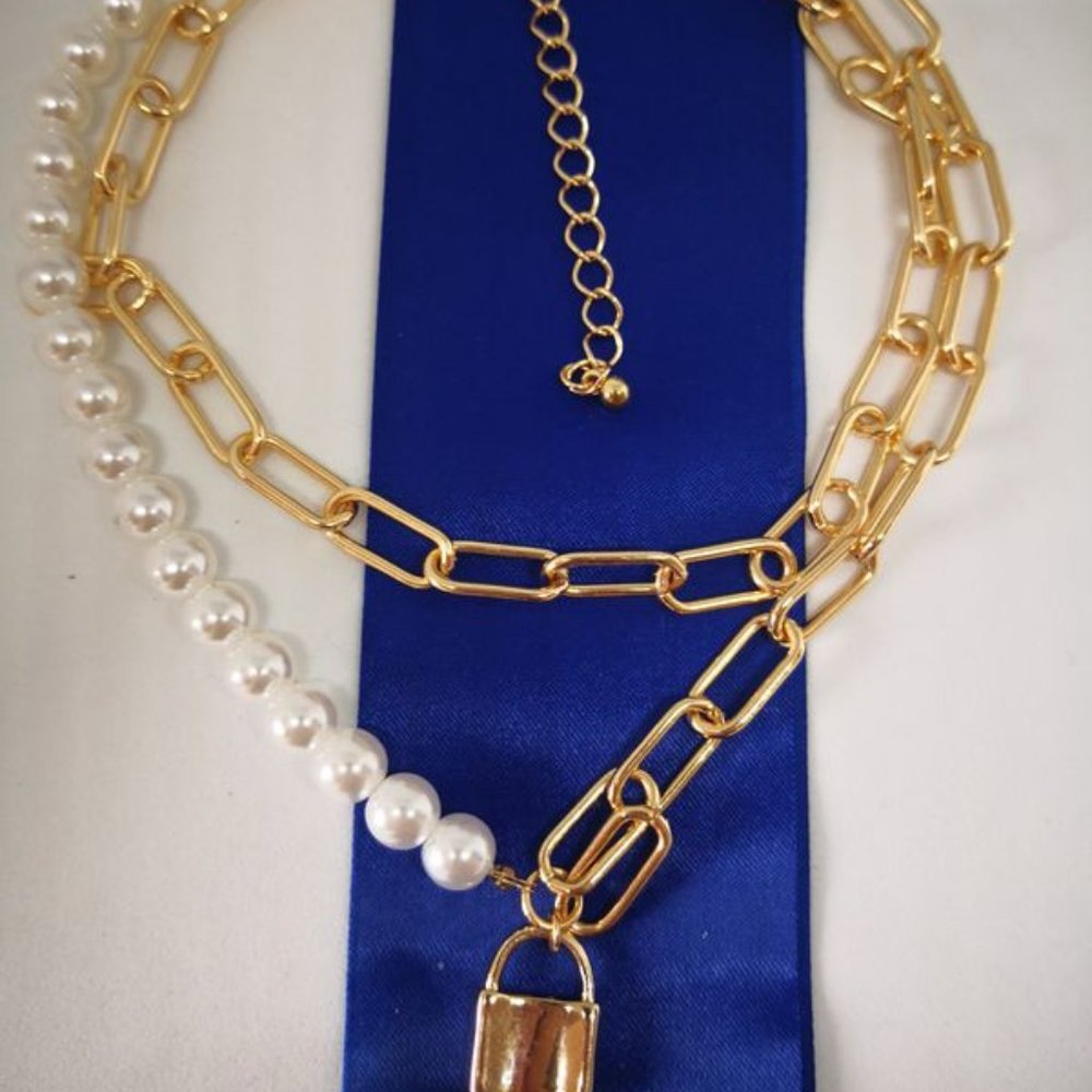 New.Trendy  Lock Pendant Neсklace.perls.